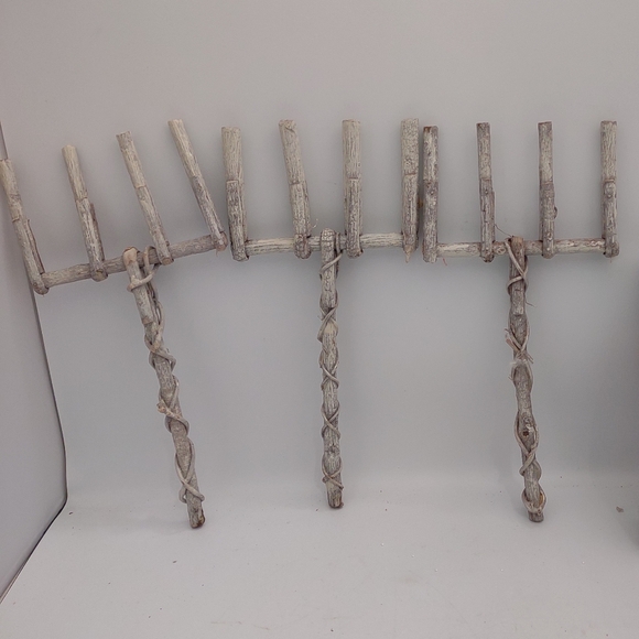 Lot Of 3 Wood Decor Intertwined Garden Fork - 4 Prong Handle 10" Length - Picture 1 of 3